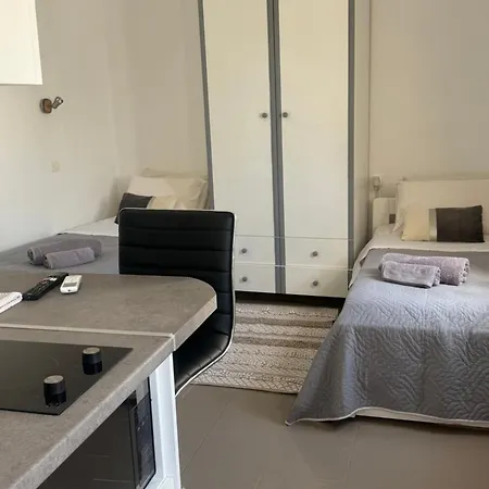 Dominik 2 * Σκάλα